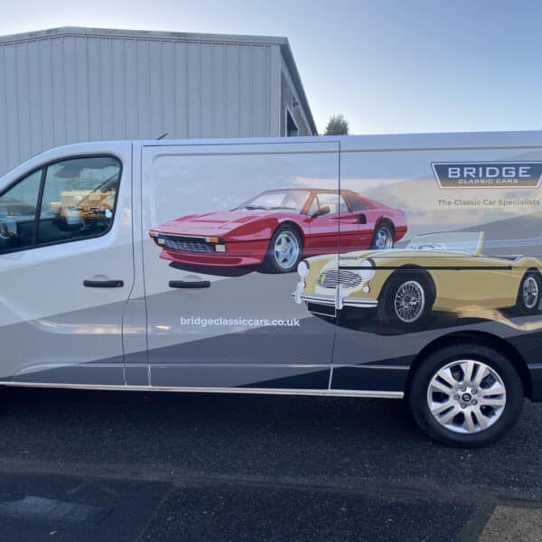 031225 2025 Renault Trafic Graphics Applied 3