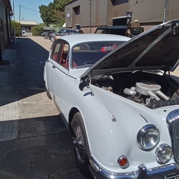 05052026 1966 Daimler V8 250 appraisel 16