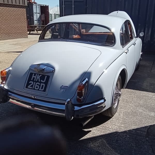 05052026 1966 Daimler V8 250 appraisel 17