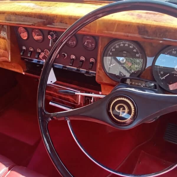 05052026 1966 Daimler V8 250 appraisel 19