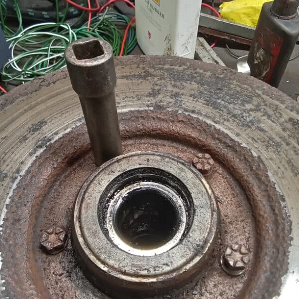 05052026 1972 Rover P5 repairs 7