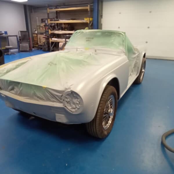 05052026 1973 Triumph TR6 full paint process 5