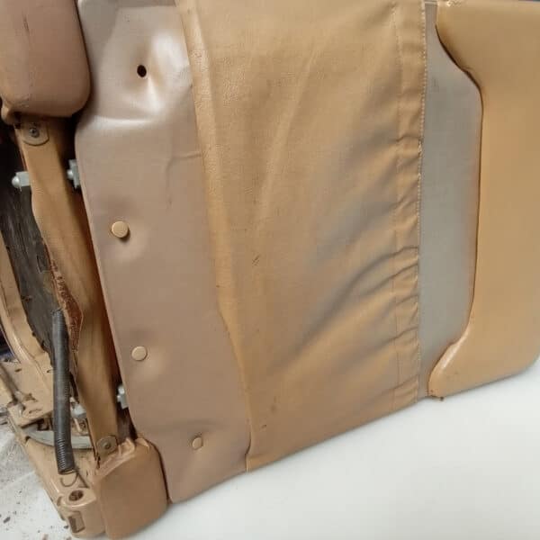 05052026 1982 Range Rover In Vogue seat strip down 2
