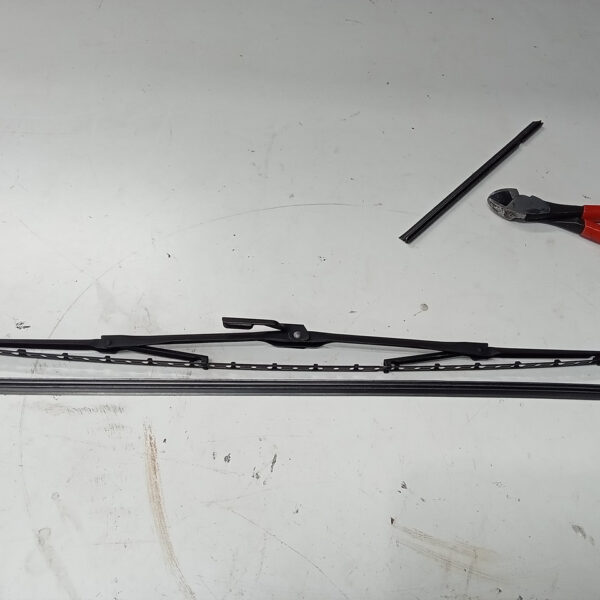 05052026 1983 Toyota Hilux repiars 3