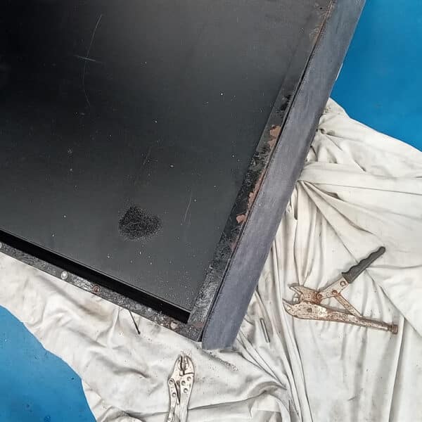 05052026 2010 Land Rover defender storage box 2