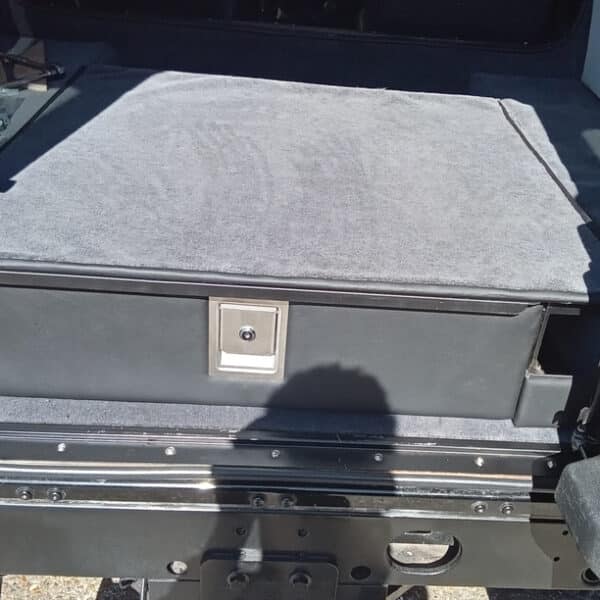 05052026 2010 Land Rover defender storage box 3