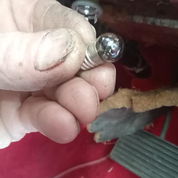 06052026 1966 Daimler V8 250 more repairs 10