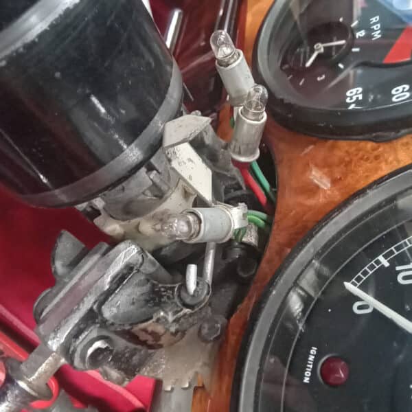 06052026 1966 Daimler V8 250 more repairs 13