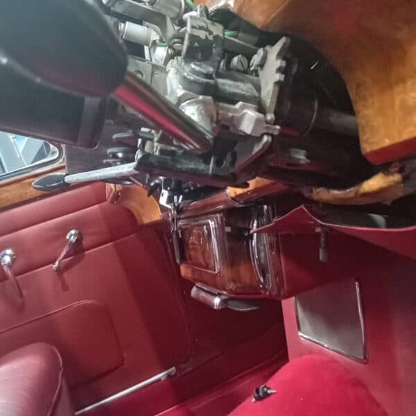 06052026 1966 Daimler V8 250 more repairs 14