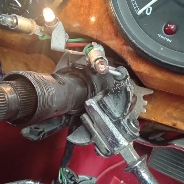 06052026 1966 Daimler V8 250 more repairs 21