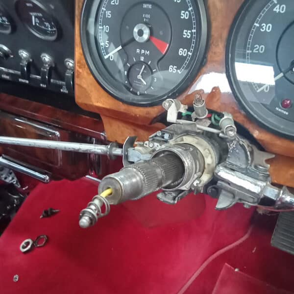 06052026 1966 Daimler V8 250 more repairs 25
