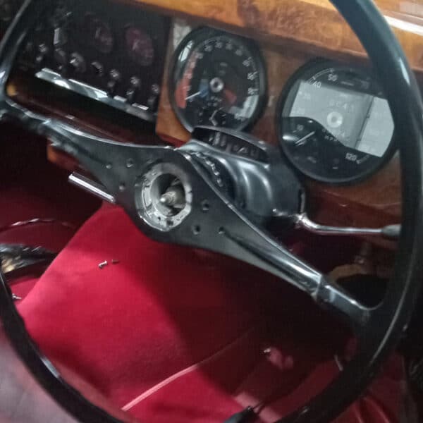 06052026 1966 Daimler V8 250 more repairs 26