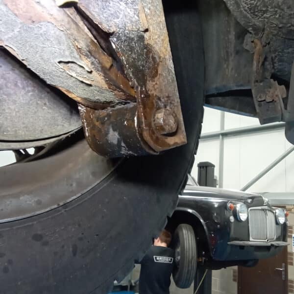 06052026 1966 Daimler V8 250 more repairs 35