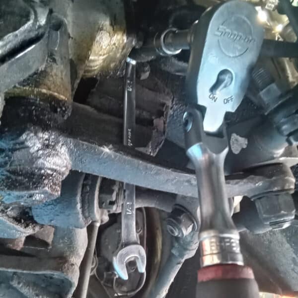 06052026 1966 Daimler V8 250 more repairs 5
