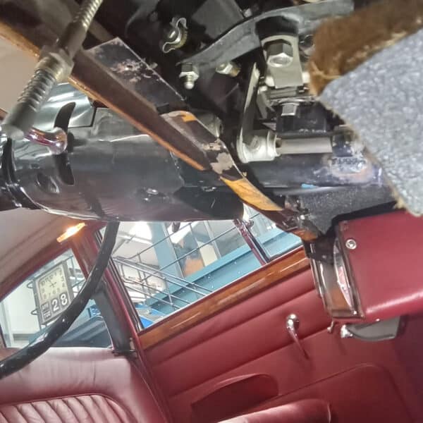 06052026 1966 Daimler V8 250 more repairs 8