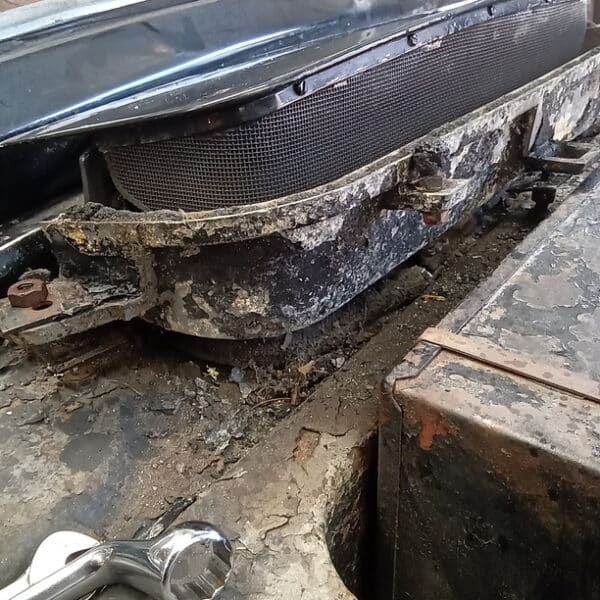 070526 1958 Rover 90 Teardown 101