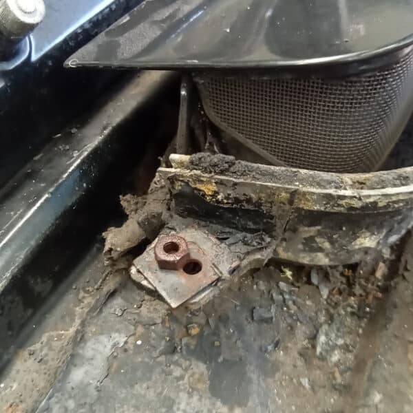 070526 1958 Rover 90 Teardown 103