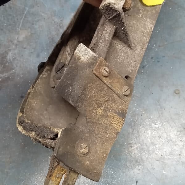 070526 1958 Rover 90 Teardown 16