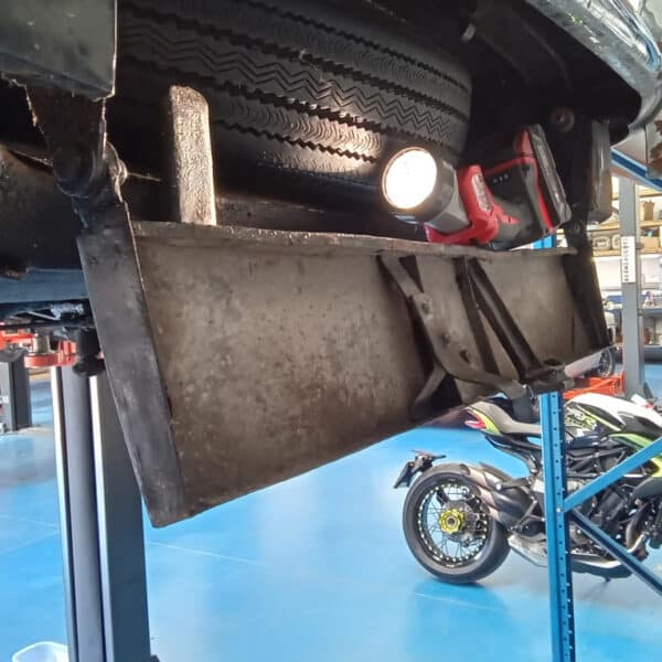 070526 1958 Rover 90 Teardown 161