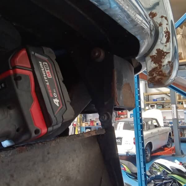 070526 1958 Rover 90 Teardown 162