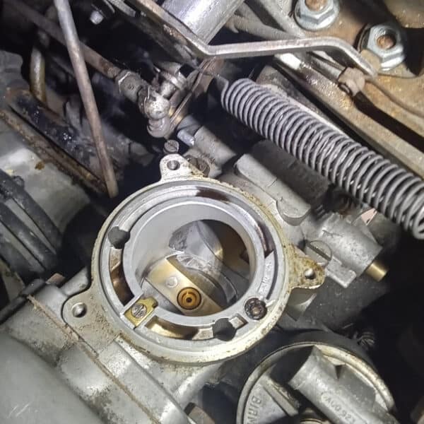 070526 1966 Daimler 250 V8 Repairs 4