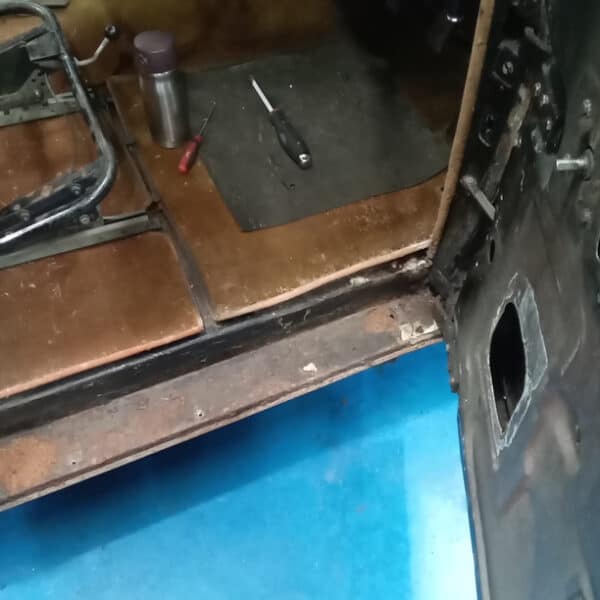 080526 1958 Rover 90 Teardown 21