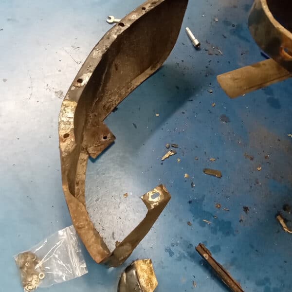 080526 1958 Rover 90 Teardown 32
