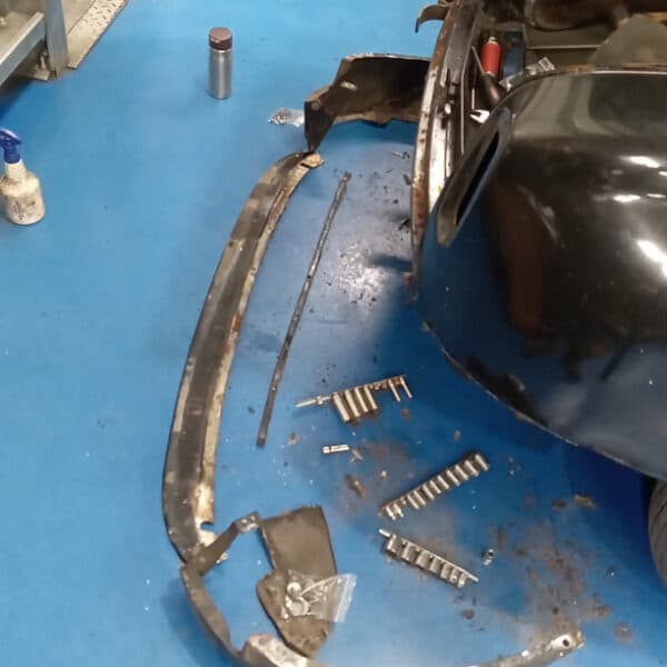 080526 1958 Rover 90 Teardown 35