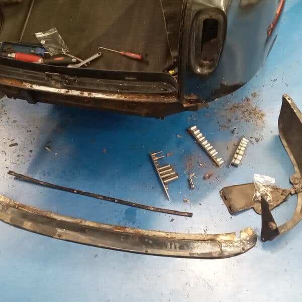 080526 1958 Rover 90 Teardown 36