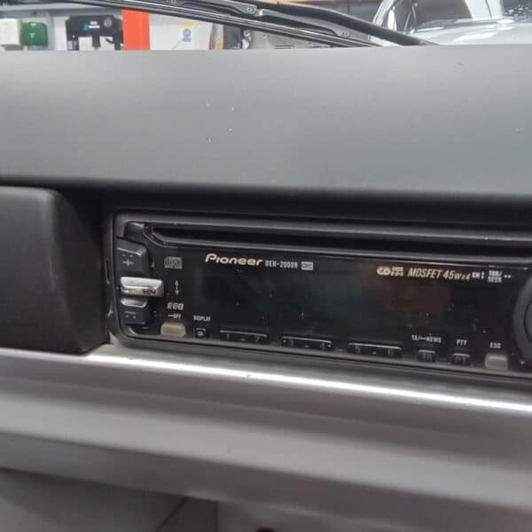 080526 2000 Lotus Elise S1 Stereo Fix 2