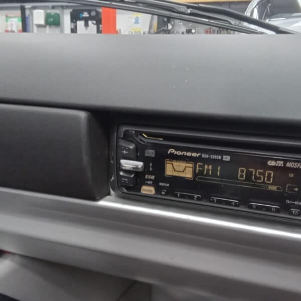 080526 2000 Lotus Elise S1 Stereo Fix