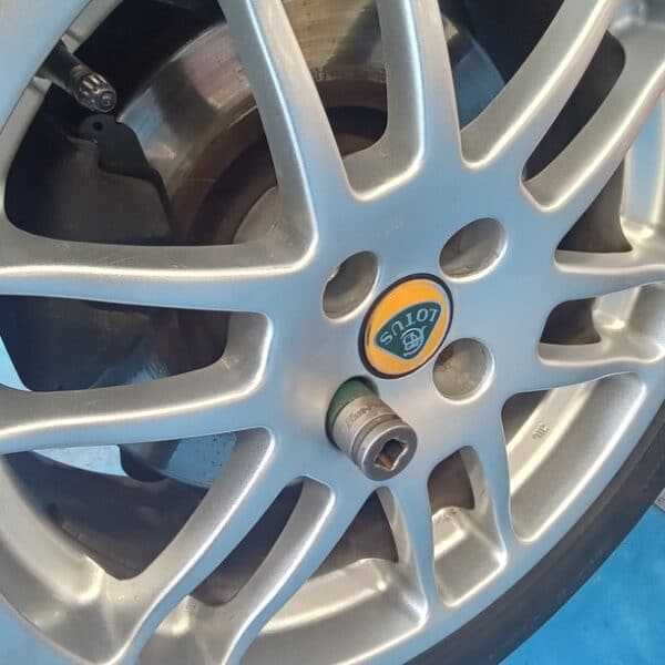 090526 2000 Lotus Elise S1 Rear Pads 3