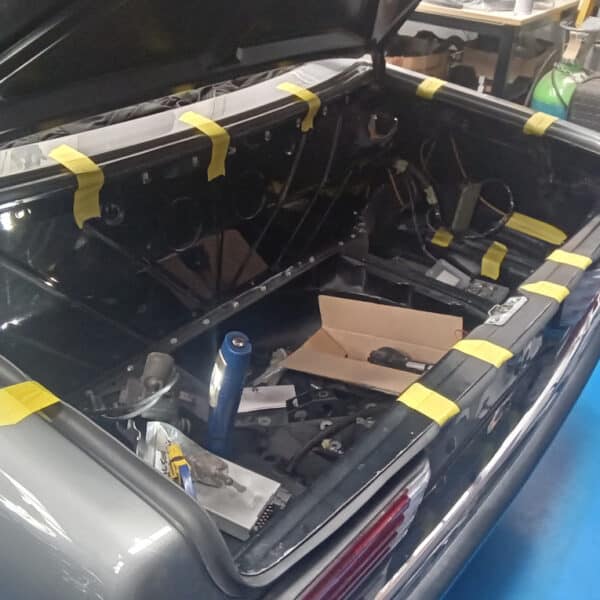 120526 1987 Mercedes 500SL Boot Seals 4
