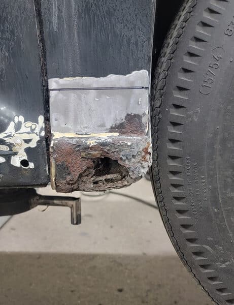 130526 1958 Rover 90 Hinge Rust