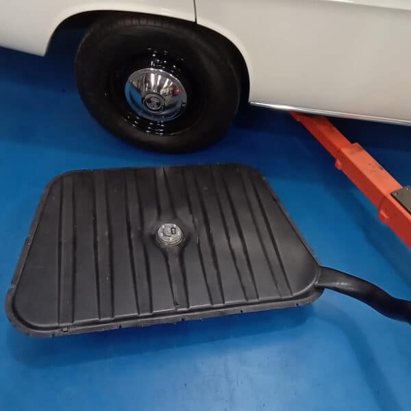 130526 1969 Audi L 72PS Fuel Tank Removal 11