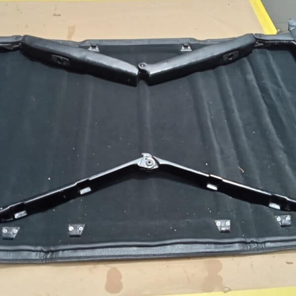130526 1972 Porsche 911 Targa Roof Repaired