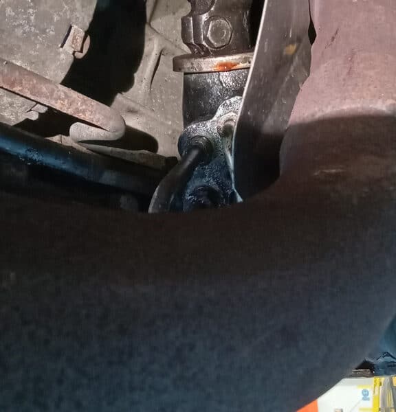 130526 1987 Daimler Double Six Power Steering Leak 4