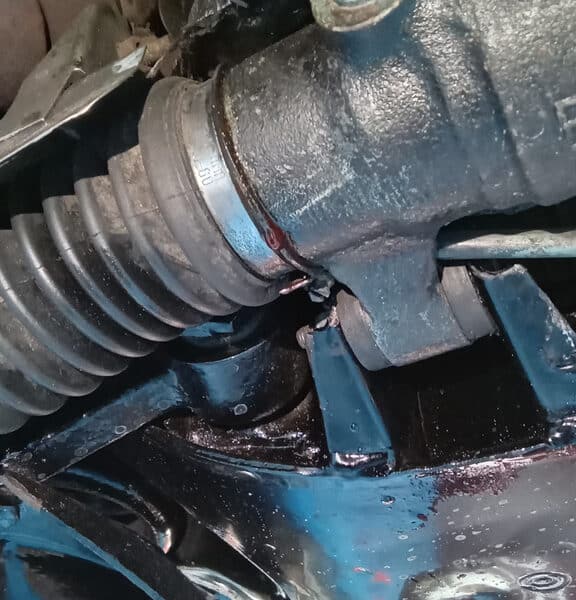 130526 1987 Daimler Double Six Power Steering Leak