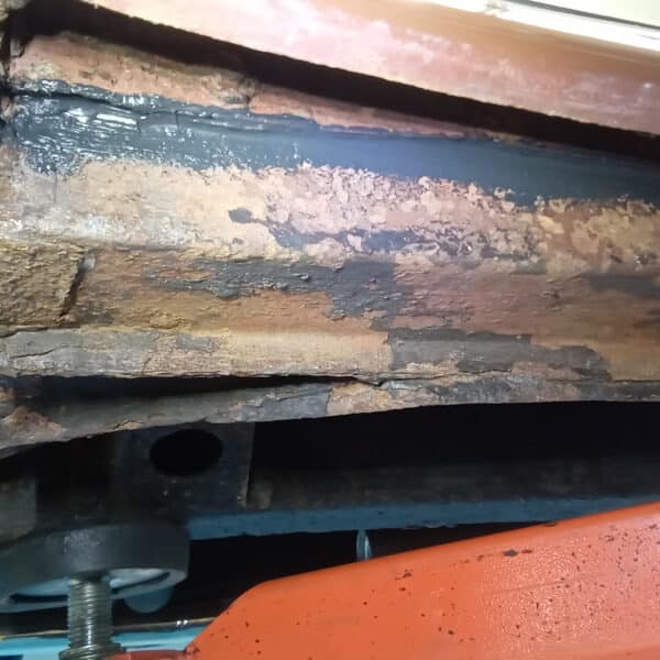 140526 1952 MG YA Jet Reset Sill Underseal and Seam Seal 2