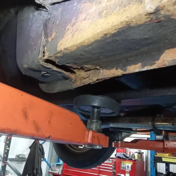 140526 1952 MG YA Jet Reset Sill Underseal and Seam Seal 27