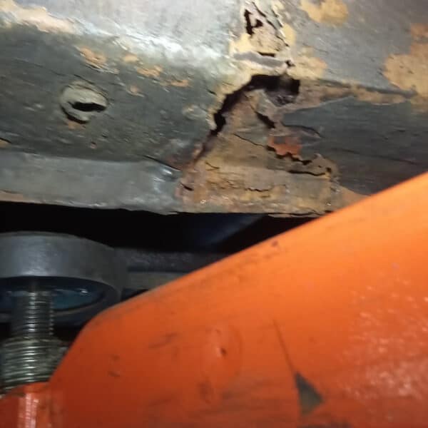 140526 1952 MG YA Jet Reset Sill Underseal and Seam Seal
