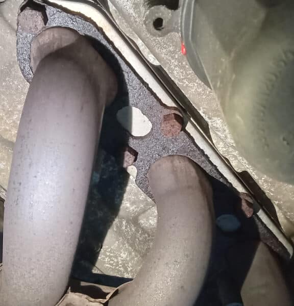 150526 2007 Porsche Cayman S Exhaust Manifold Bolts Corroded 2
