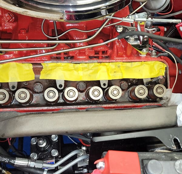 190526 1955 Ford Thunderbird Cleaning Paint out of the cylinder head and rocker shaft 4