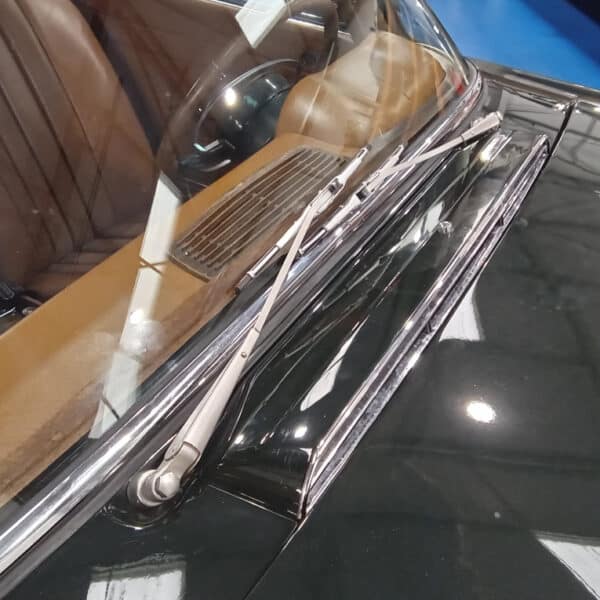 190526 1970 Mercedes 280SL Windscreen Trims and Wipers 3