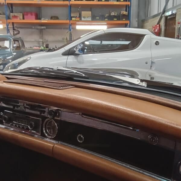 190526 1970 Mercedes 280SL Windscreen Trims and Wipers 6