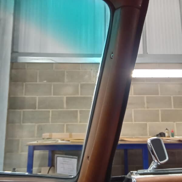 190526 1970 Mercedes 280SL Windscreen Trims and Wipers 7