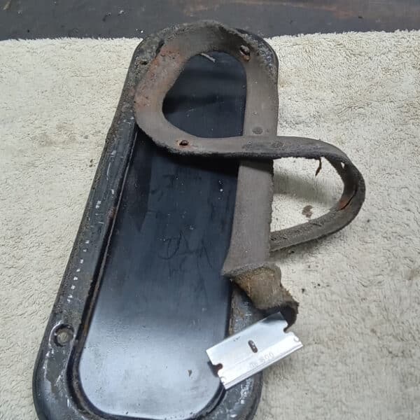190526 1987 Mercedes 500SL Inside Scuttle Cover 5
