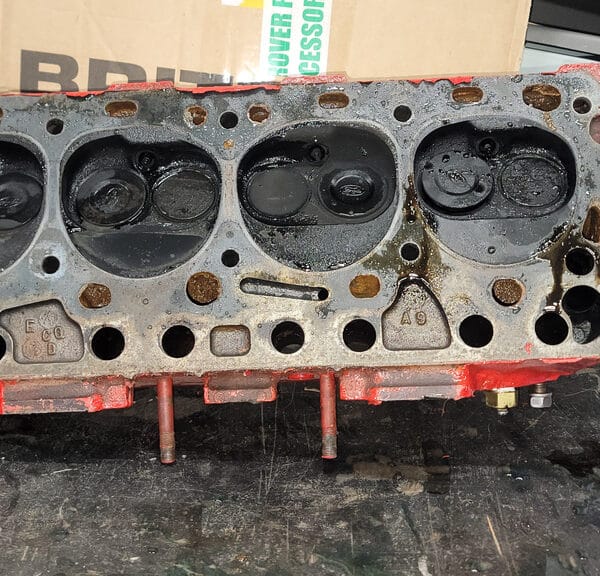 200526 1955 Ford Thundebrird Cylinder Head Removed 2