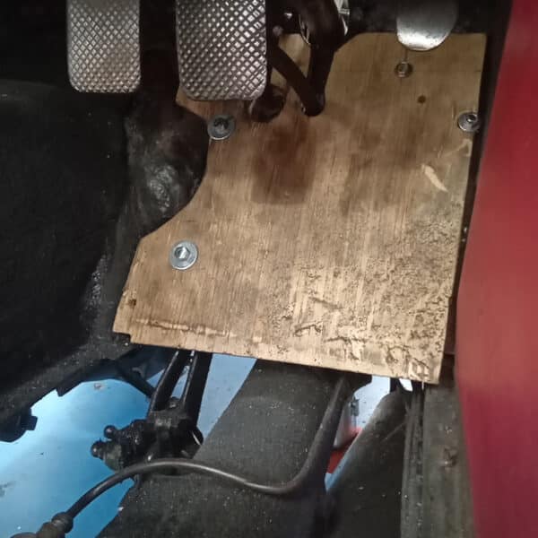 210526 1936 Fraser Nash BMW Floor Repairs Rocker Cover Condensation in Cylinder Head Oil Drain 14