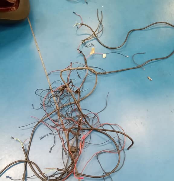 210526 1965 Land Rover Series 2a Old Harness Out 3